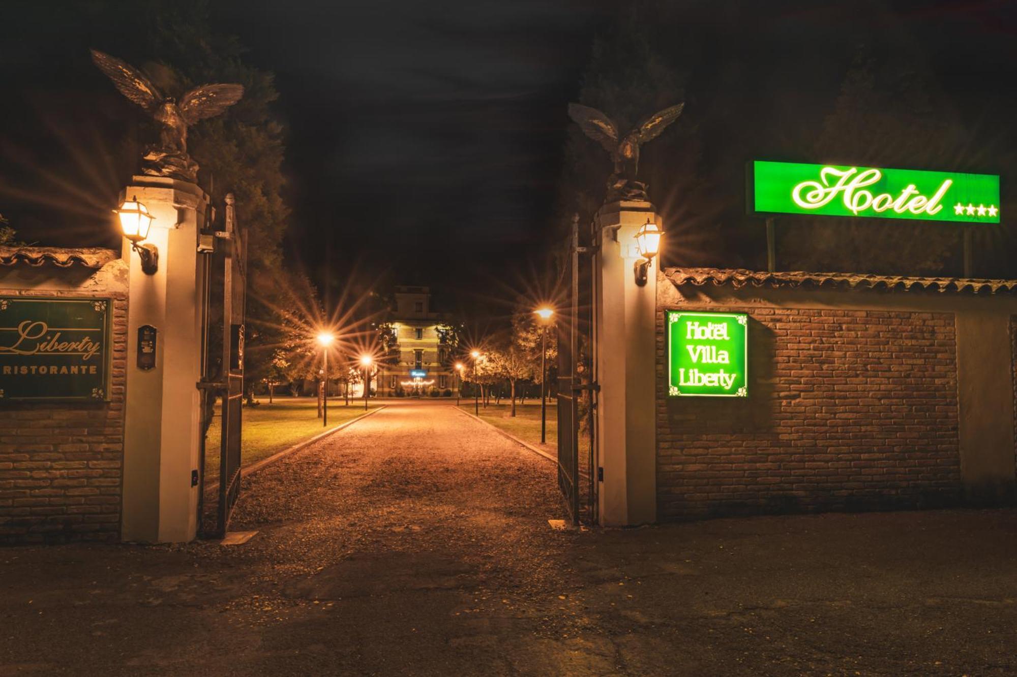 Hotel Villa Liberty Pontecurone Ngoại thất bức ảnh