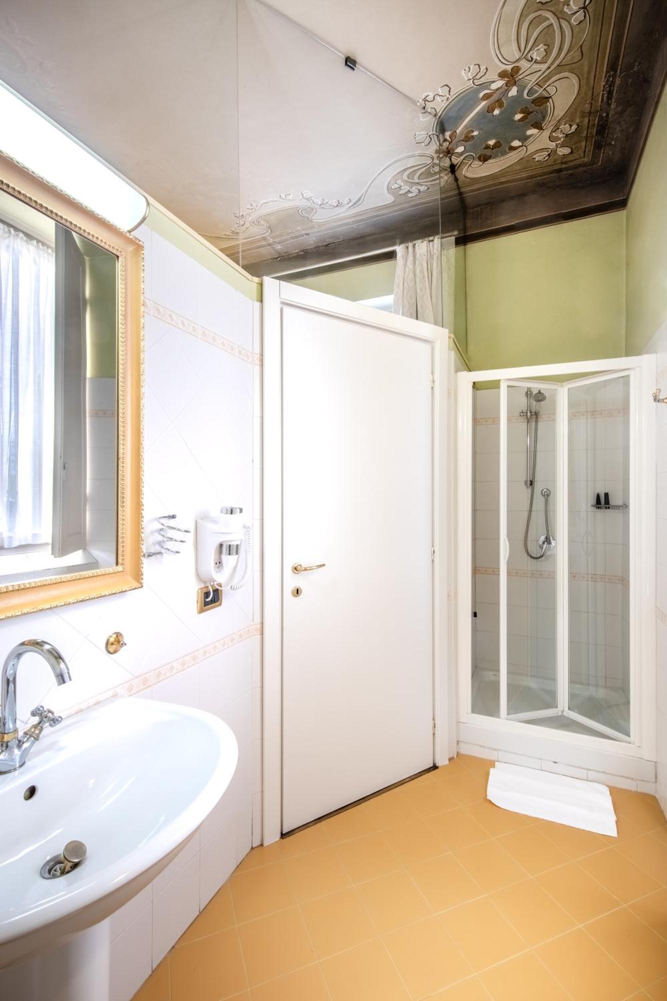 Hotel Villa Liberty Pontecurone Ngoại thất bức ảnh